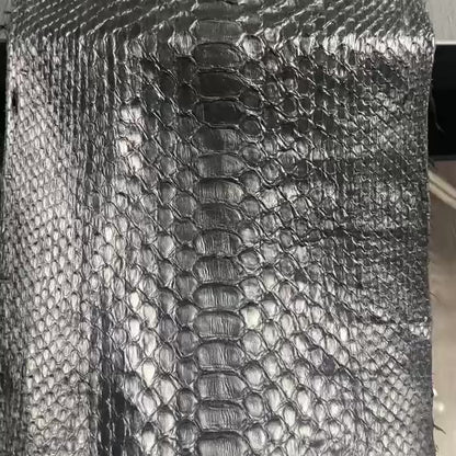 검은색 마감 파이썬